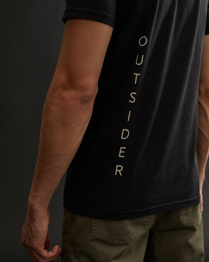Image of product: T-shirt classique Outsider pour hommes