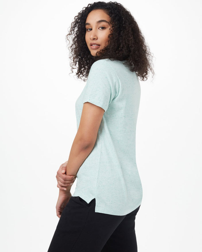 Image of product: T-shirt col en V Nahanni pour femmes