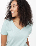 Image of product: T-shirt col en V Nahanni pour femmes