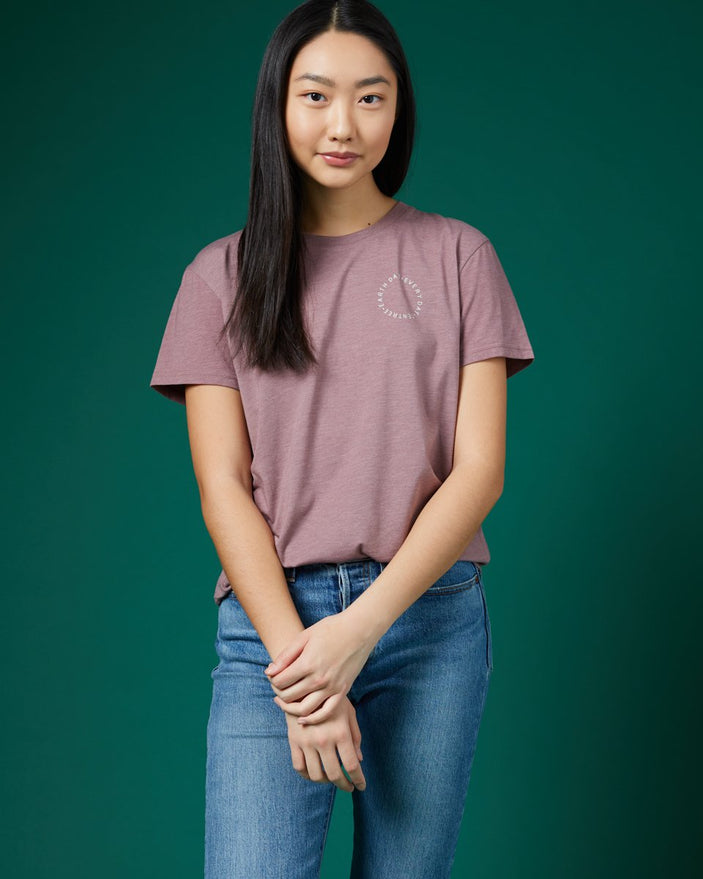 Image of product: T-shirt classique Earth Day pour femmes